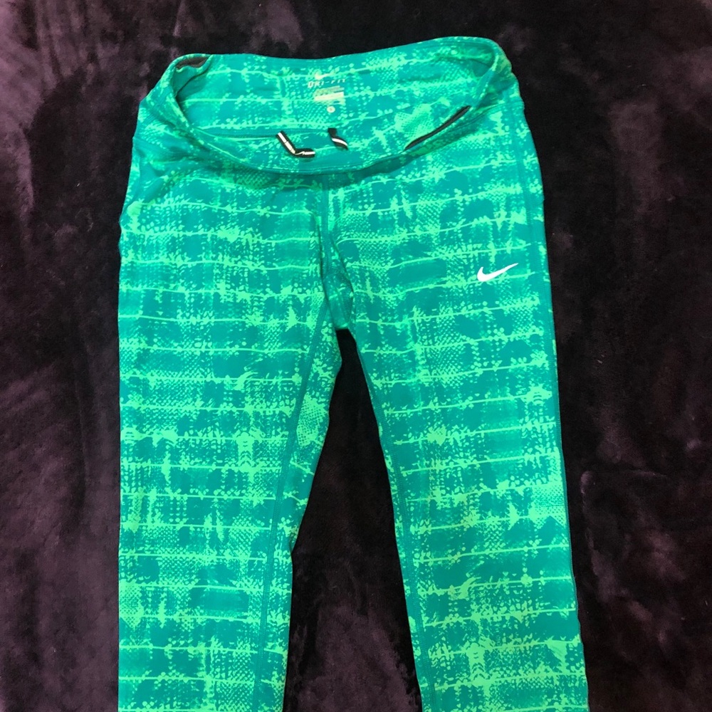 Nike Dri-Fit Capri - S